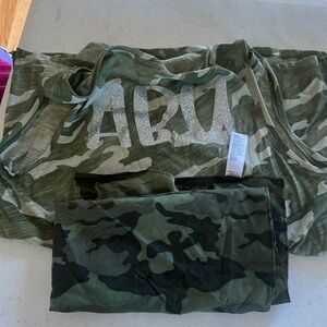 Medium Tank Top and camouflaged scarf
